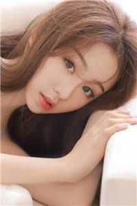 大学迎新晚会上，我播放女友和教官热吻视频精修版