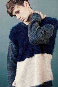 跳湖自尽后，嫌弃我六年的侯爷父子悔疯了全章节