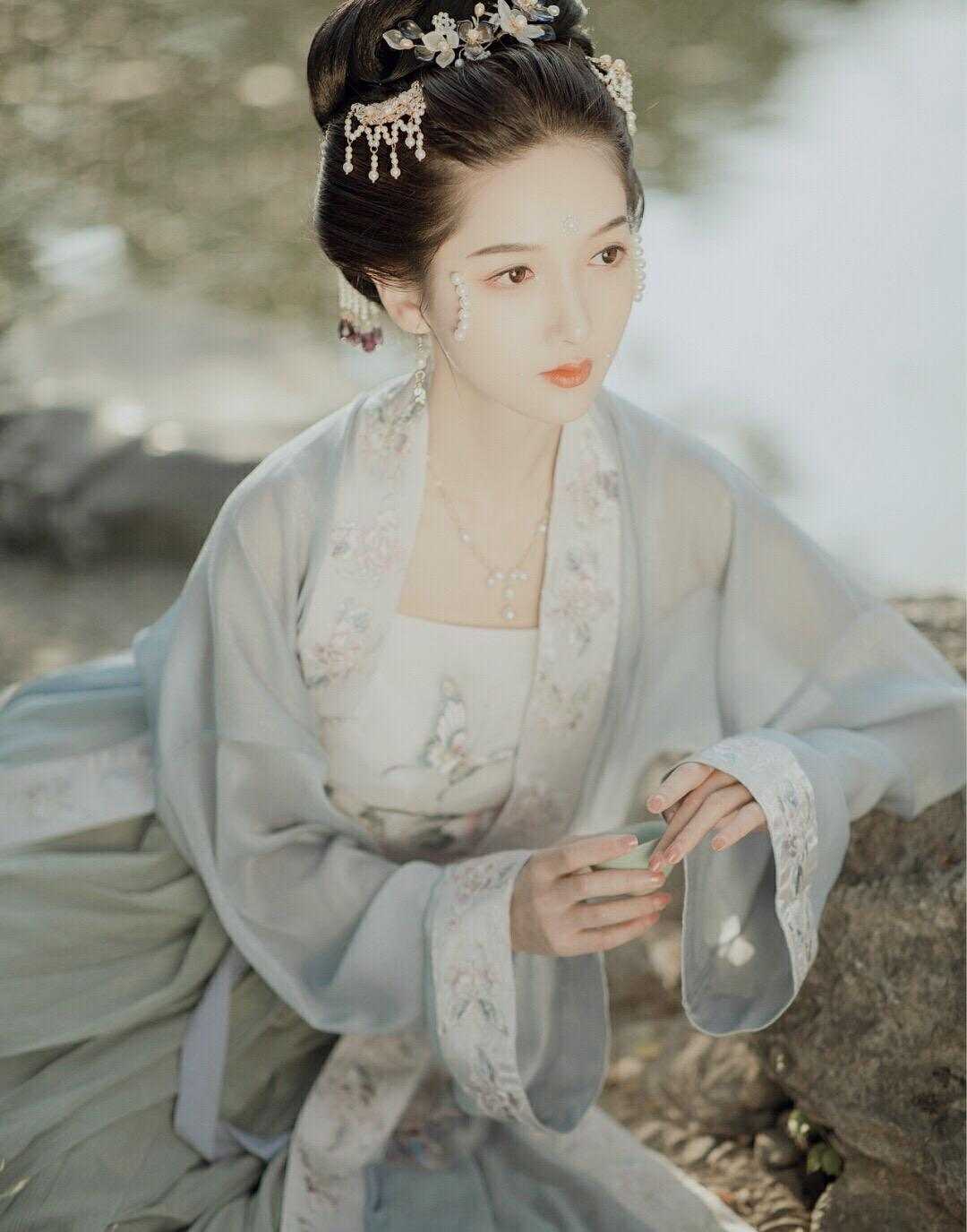 开局被诛九族，我劝反大将军！的小说