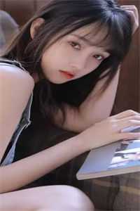 和闺蜜抢着爬出娘胎时，娘亲说腹中只有我一个胎儿异常火爆