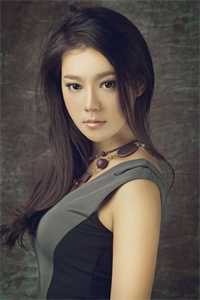 梨花树下故人去好书