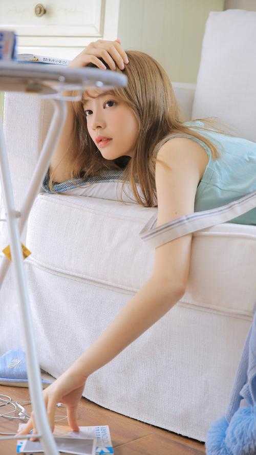 和闺蜜抢着爬出娘胎时，娘亲说腹中只有我一个胎儿无删减全文