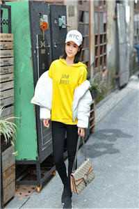 独占首富家产，从整治恶毒真千金开始在线看