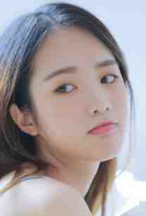 大学迎新晚会上，我播放女友和教官热吻视频全文+后续