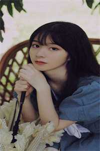 大学迎新晚会上，我播放女友和教官热吻视频全本小说推荐