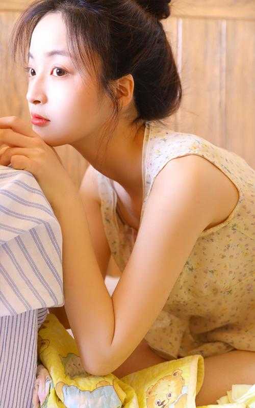 大学迎新晚会上，我播放女友和教官热吻视频完整文集阅读