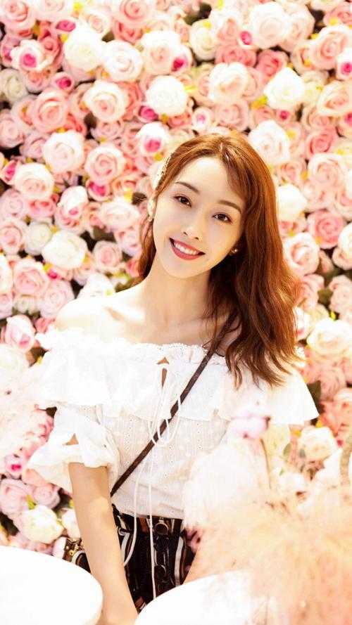 和闺蜜抢着爬出娘胎时，娘亲说腹中只有我一个胎儿良心推荐