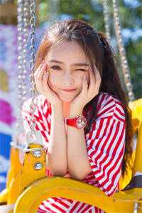 大学迎新晚会上，我播放女友和教官热吻视频何青青青青无删减+无广告