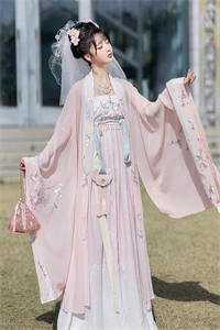 老婆资助的黑皮男生找上门，请我离婚文芊月丹尼尔全文+免费