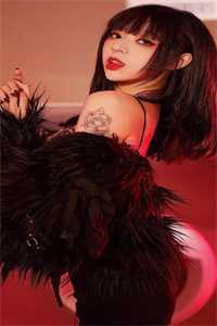 和闺蜜抢着爬出娘胎时，娘亲说腹中只有我一个胎儿全文免费