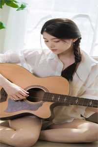 春情隐匿于她眸全篇